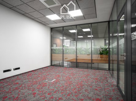 Pronájem kanceláře, 184 m²