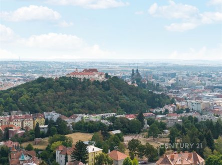 Pronájem kanceláře, 300 m²
