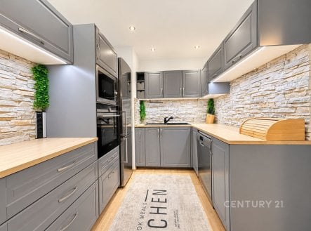Pronájem bytu, 2+kk, 67 m²