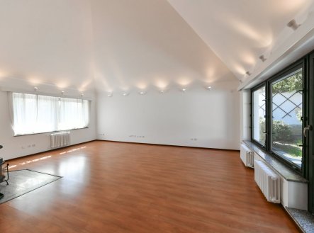 Pronájem domu/vily, 417 m²