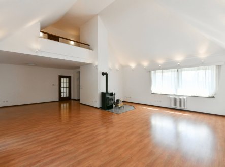 Pronájem domu/vily, 417 m²