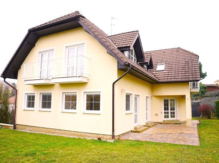 Pronájem domu/vily, 251 m² obrázek
