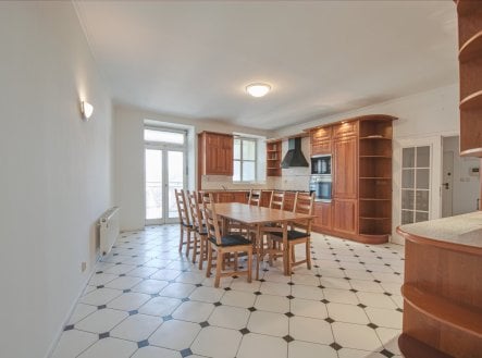 Pronájem bytu, 4+1, 205 m²