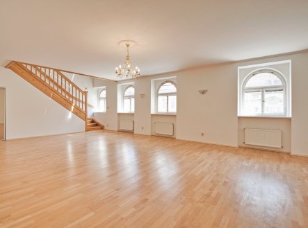 Pronájem bytu, 4+1, 205 m² obrázek