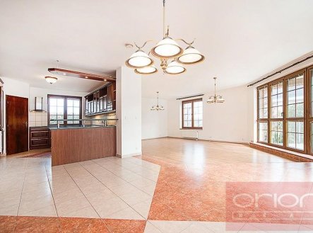 foto: 1 | Pronájem - dům/vila, 390 m²