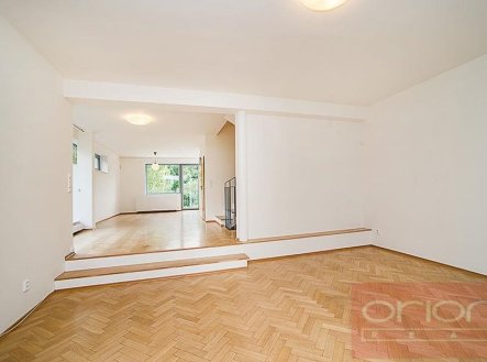 Pronájem domu/vily, 230 m²