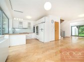 Pronájem domu/vily, 230 m²