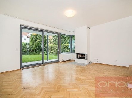 Pronájem domu/vily, 230 m²