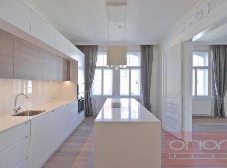 Pronájem bytu, 3+1, 137 m²
