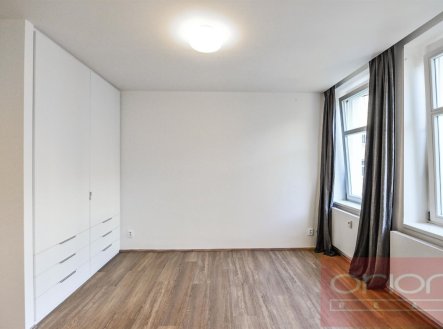 Pronájem bytu, 1+kk, 30 m²
