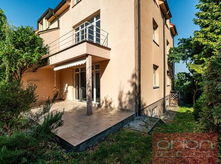 Pronájem domu/vily, 250 m² obrázek