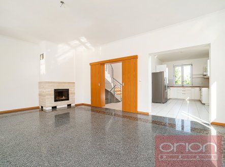 Pronájem domu/vily, 250 m²