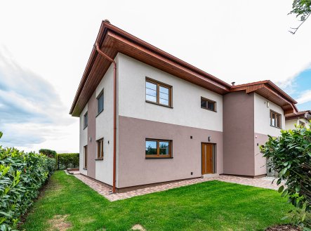 Pronájem domu/vily, 250 m² obrázek