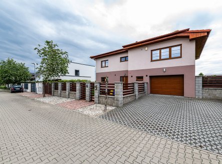 Pronájem domu/vily, 250 m²