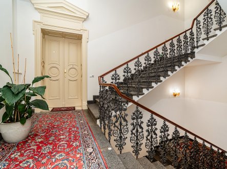 Pronájem kanceláře, 225 m²