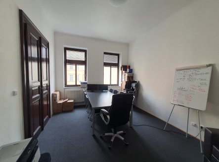 Pronájem kanceláře, 65 m²