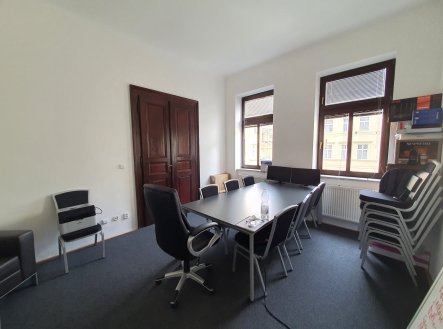 Pronájem kanceláře, 65 m²
