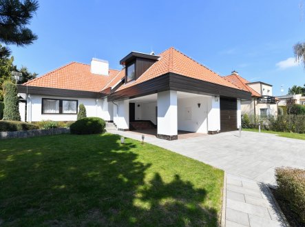 Pronájem kanceláře, 417 m²