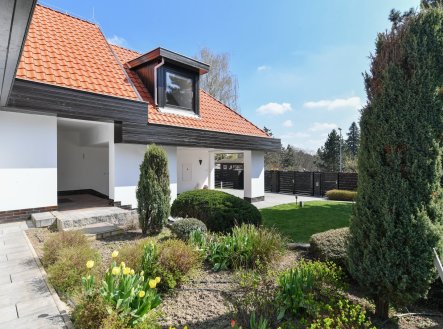 Pronájem kanceláře, 417 m²