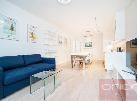 Pronájem bytu, 4+kk, 91 m²