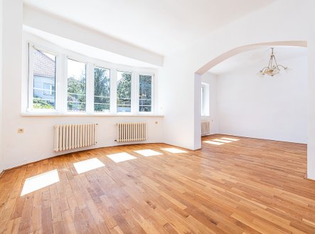 Pronájem domu/vily, 180 m²
