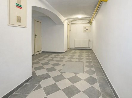 Pronájem skladu, 108 m²
