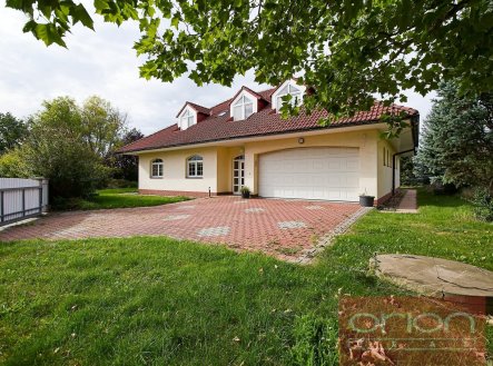 foto: 1 | Prodej - dům/vila, 302 m²