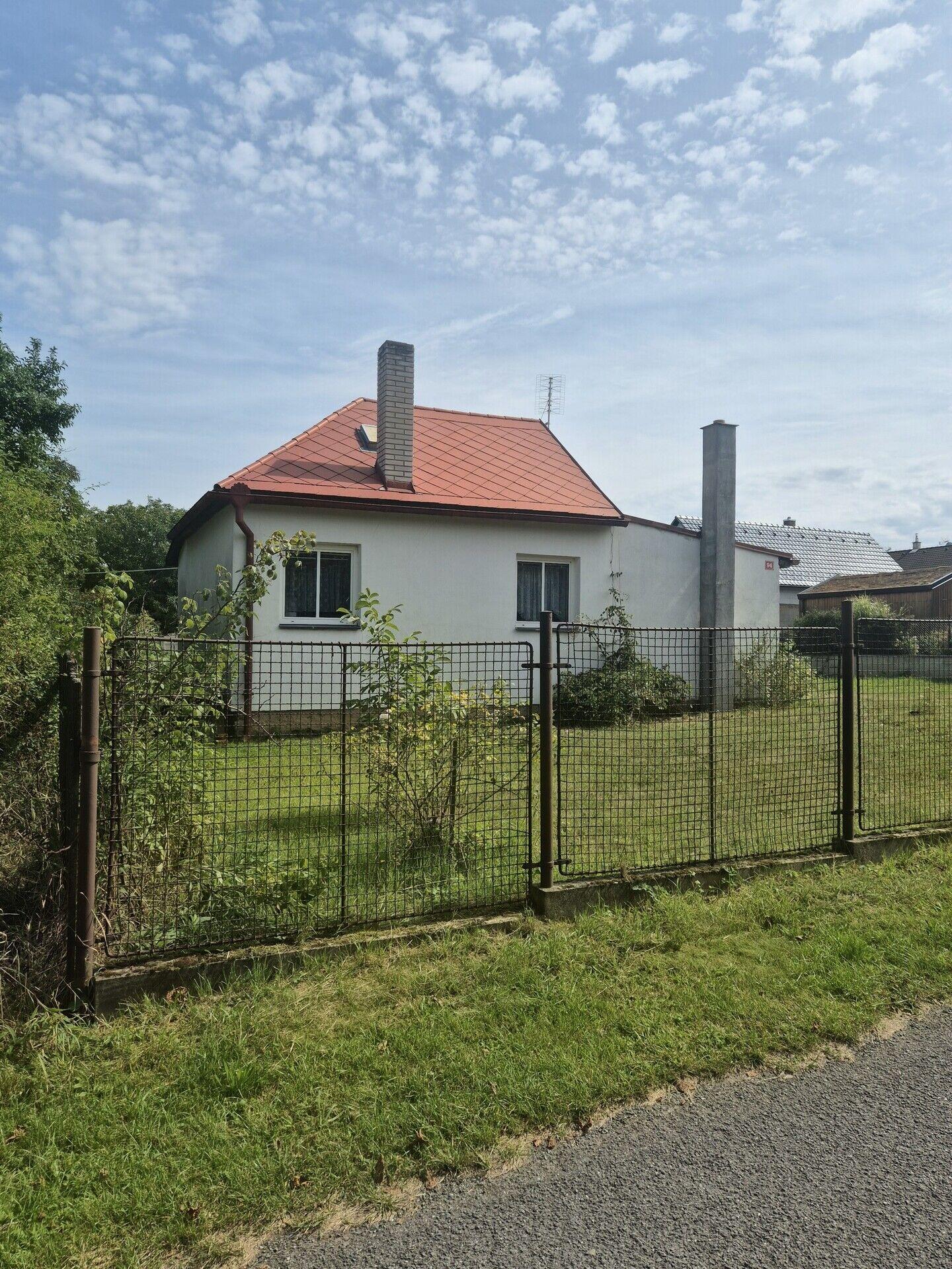 Prodej rodinného domu / chalupy 2+1 s pozemkem 663 m² – Velká Buková, okr. Rakovník