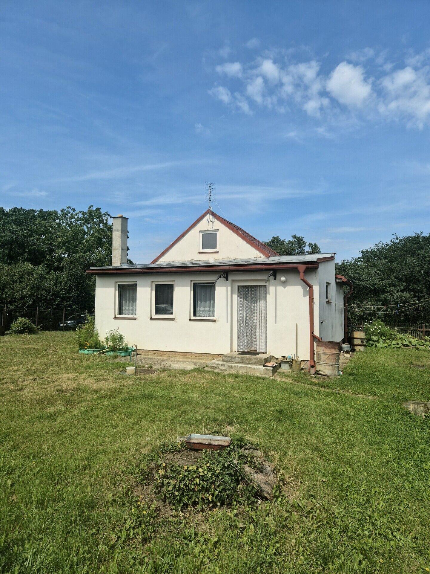 Prodej rodinného domu / chalupy 2+1 s pozemkem 663 m² – Velká Buková, okr. Rakovník
