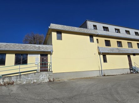 Pronájem jiné komerční nemovitosti, 450 m²
