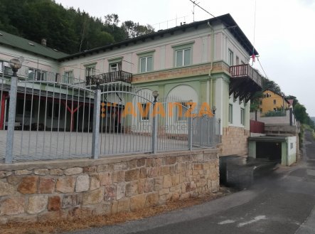 Prodej komerčního objektu, jiný, 1 000 m²
