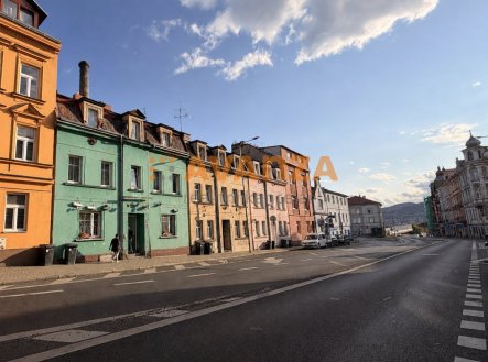 Prodej nájemního domu, 261 m² obrázek