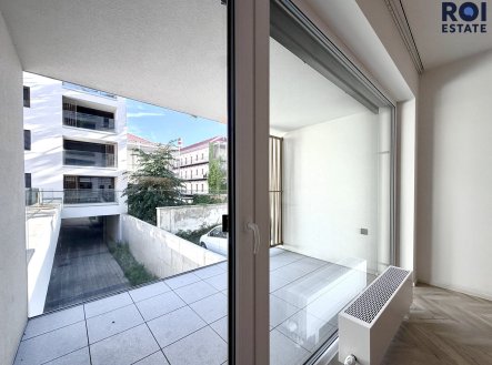 Pronájem bytu, 1+kk, 38 m²