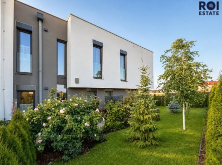 Pronájem bytu, 4+kk, 125 m²