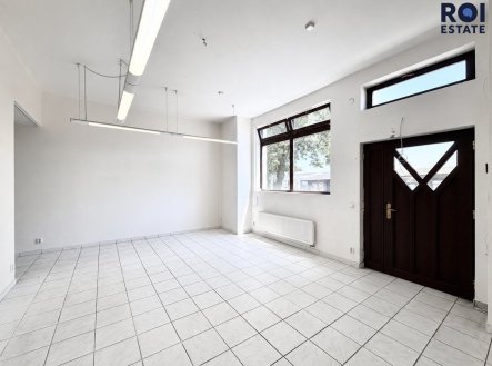 Náměstí Karla IV | Pronájem - obchodní prostor, 40 m²