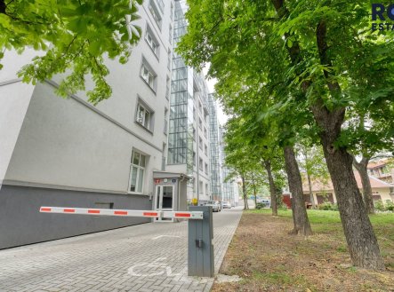pronajem-byty-2-kk-64-m2-praha-liben-dsc03335-hdr-bb887c | Pronájem bytu, 2+kk, 64 m²
