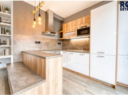 Pronájem bytu, 2+kk, 64 m²