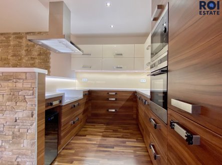 Pronájem bytu, 3+kk, 94 m²