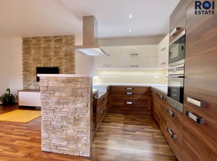 Pronájem bytu, 3+kk, 94 m²