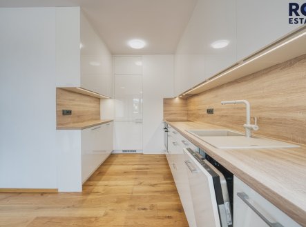 Pronájem bytu, 3+kk, 88 m²