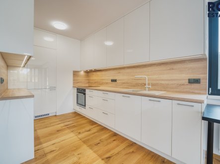 Pronájem bytu, 3+kk, 88 m²