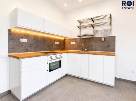 Pronájem bytu, 2+1, 100 m²
