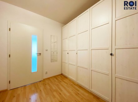 Pronájem bytu, 1+kk, 42 m²