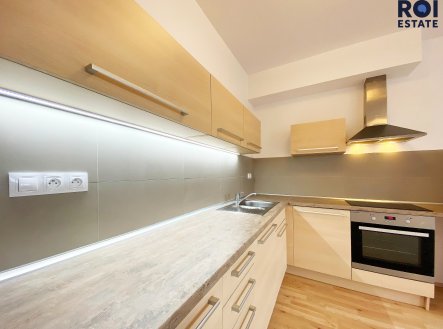 Pronájem bytu, 1+kk, 42 m²