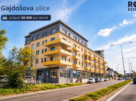 Pronájem obchodní prostory, 145 m²