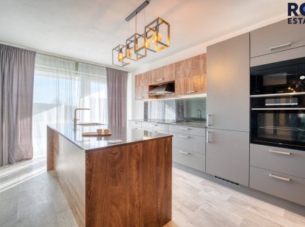 Pronájem bytu, 4+kk, 113 m²