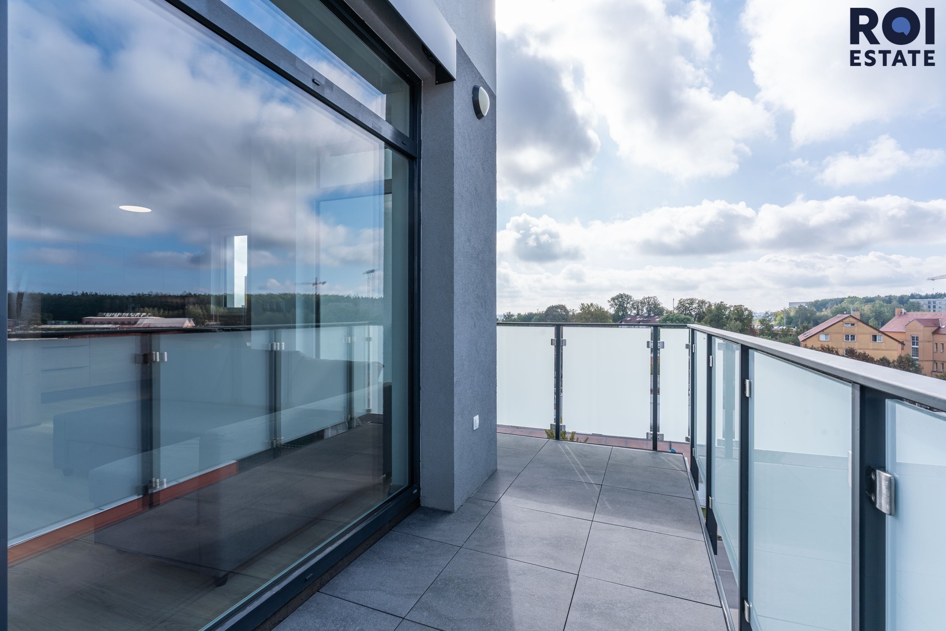 Pronájem bytu 4+kk 96 m² se třemi balkony a parkovacím stáním, Kladno - Kročehlavy