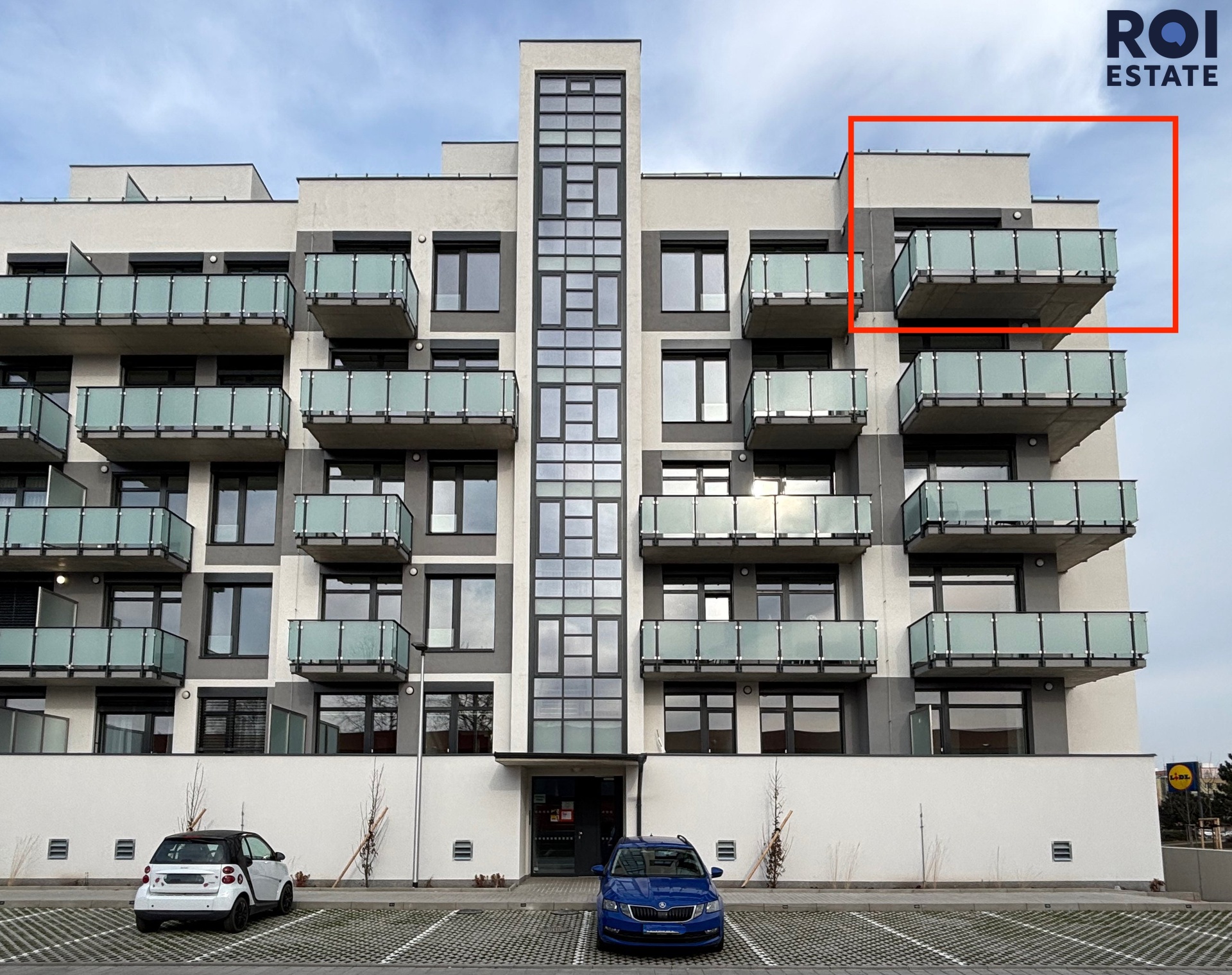Pronájem bytu 4+kk 96 m² se třemi balkony a parkovacím stáním, Kladno - Kročehlavy