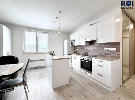 Pronájem bytu, 2+1, 66 m²