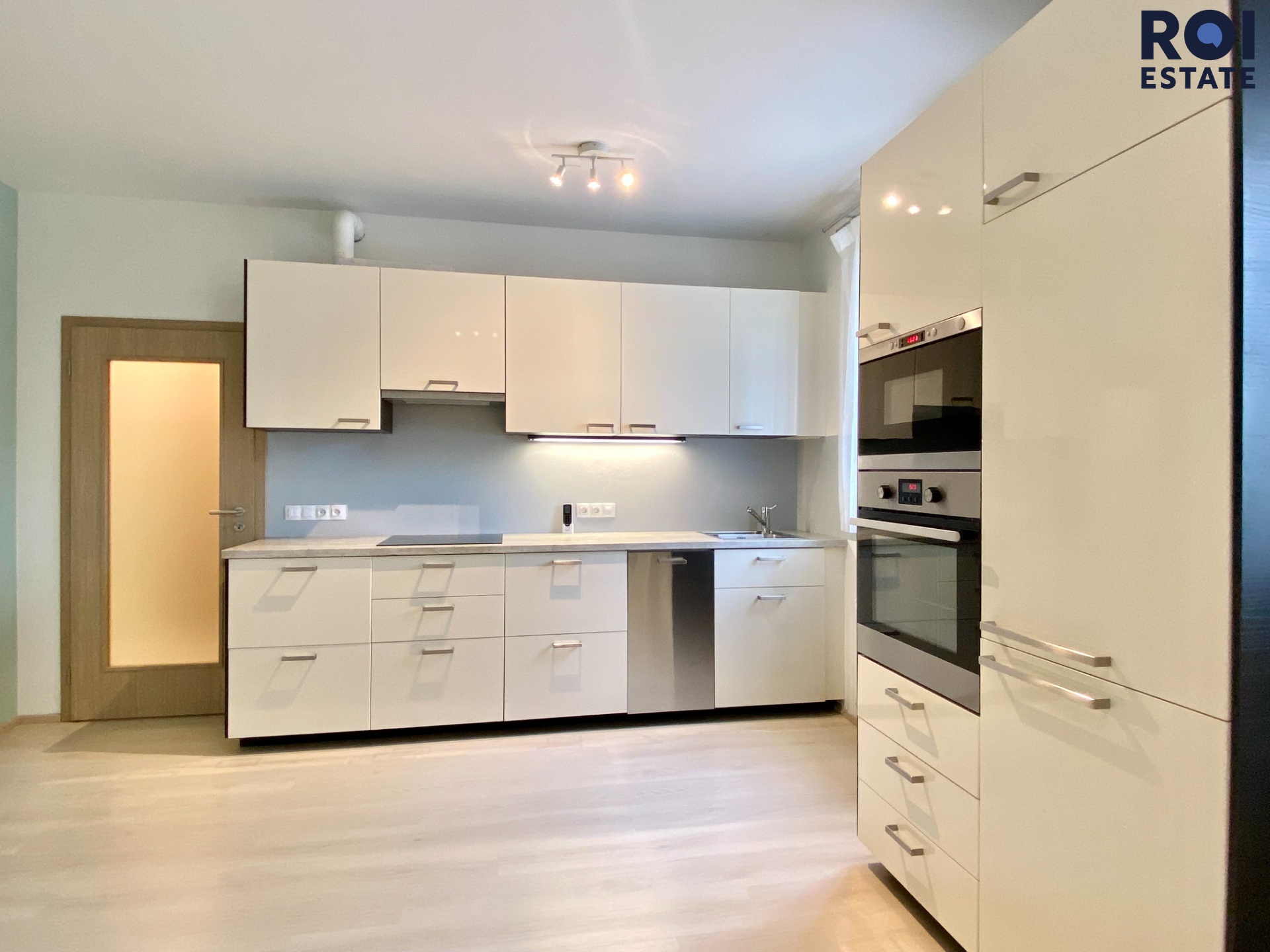 Pronájem bytu 1+kk 40 m² s klimatizací a parkovacím stáním, Praha - Stodůlky